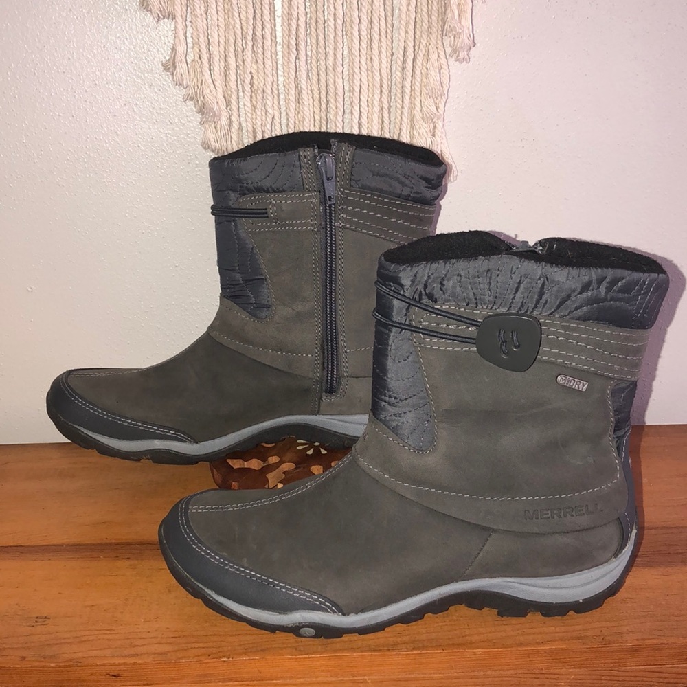 Women’s Gray Merrell insulated winter boots size 7